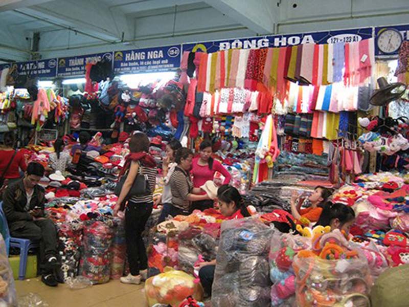 Nguồn hàng quần áo trẻ em từ chợ đầu mối trong nước